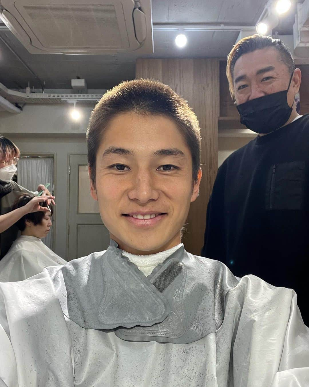 井出遥也さんのインスタグラム写真 - (井出遥也Instagram)「翼から話を聞いた時にやろうと決めてた事をしてきました！ 自分の活躍で少しでもパワーを送ることが出来るように頑張ります。  いちを翼からは似合ってる❤️と連絡もらってます😂笑  #遠藤翼　#親友　#ライバル」1月31日 20時09分 - haruya_ide11