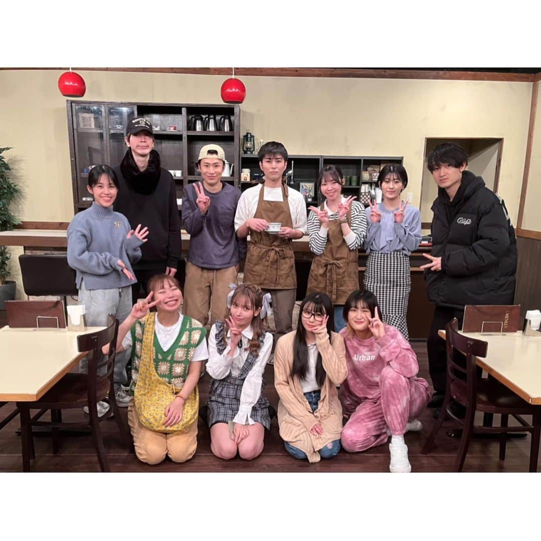 西本銀二郎のインスタグラム：「． 演出舞台「シンデレラガールは誰だ」全公演無事終了。  毎回、僕が役者人生で出会った方が出演者として参加しており、今回は劇団の集大成として最高のキャストが集結。  関わってくれた全ての方のおかげで想像以上の作品へ。  また必ず皆様に会えますように！  #シンデレラガールは誰だ #大好きな仲間を添えて」