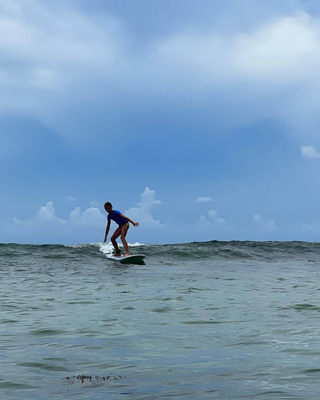 トニー・アゼベドさんのインスタグラム写真 - (トニー・アゼベドInstagram)「Family surf day with some amazing people in one of the most beautiful spots in the world! Thanks you Fiji! @cheslatter @mattf0064」1月31日 14時18分 - tonyazevedo8