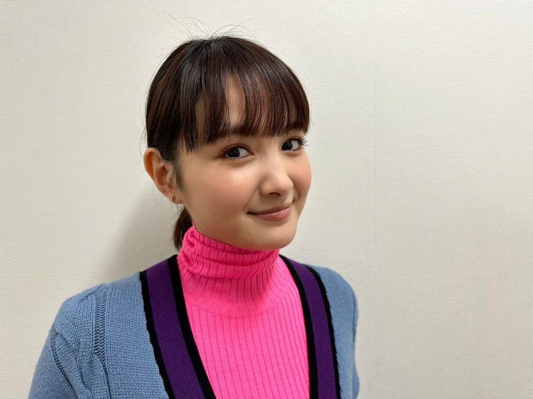 葵わかなのインスタグラム：「フジテレビ「TOKIOカケル」  お邪魔しました！  すごい色々話させてもらって、収録後も熱が冷めなかった…😳  お時間あればぜひ！  👗 @aula.aulaaila_official @aula.aulaaila_press  👗 @nagonstans_official  💍 @takeup_official  #三千円の使いかた」