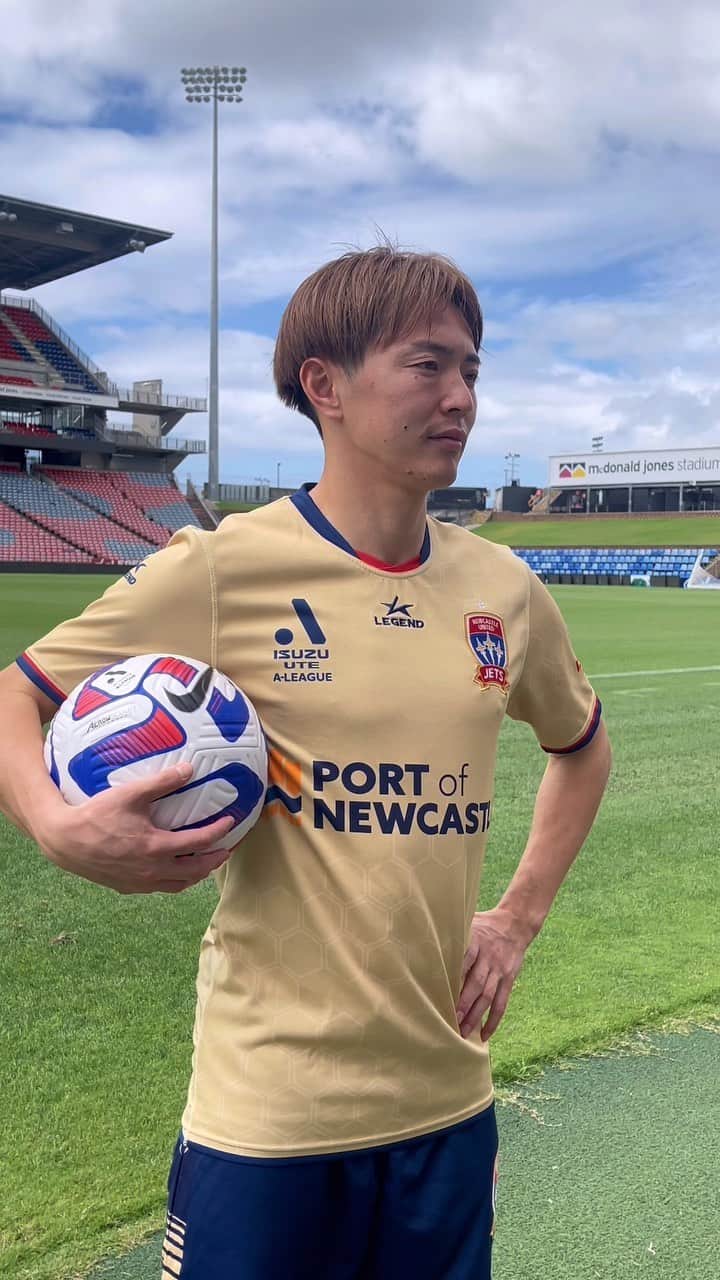 齋藤学のインスタグラム：「Already at home 🏟️   #BondedByGold」