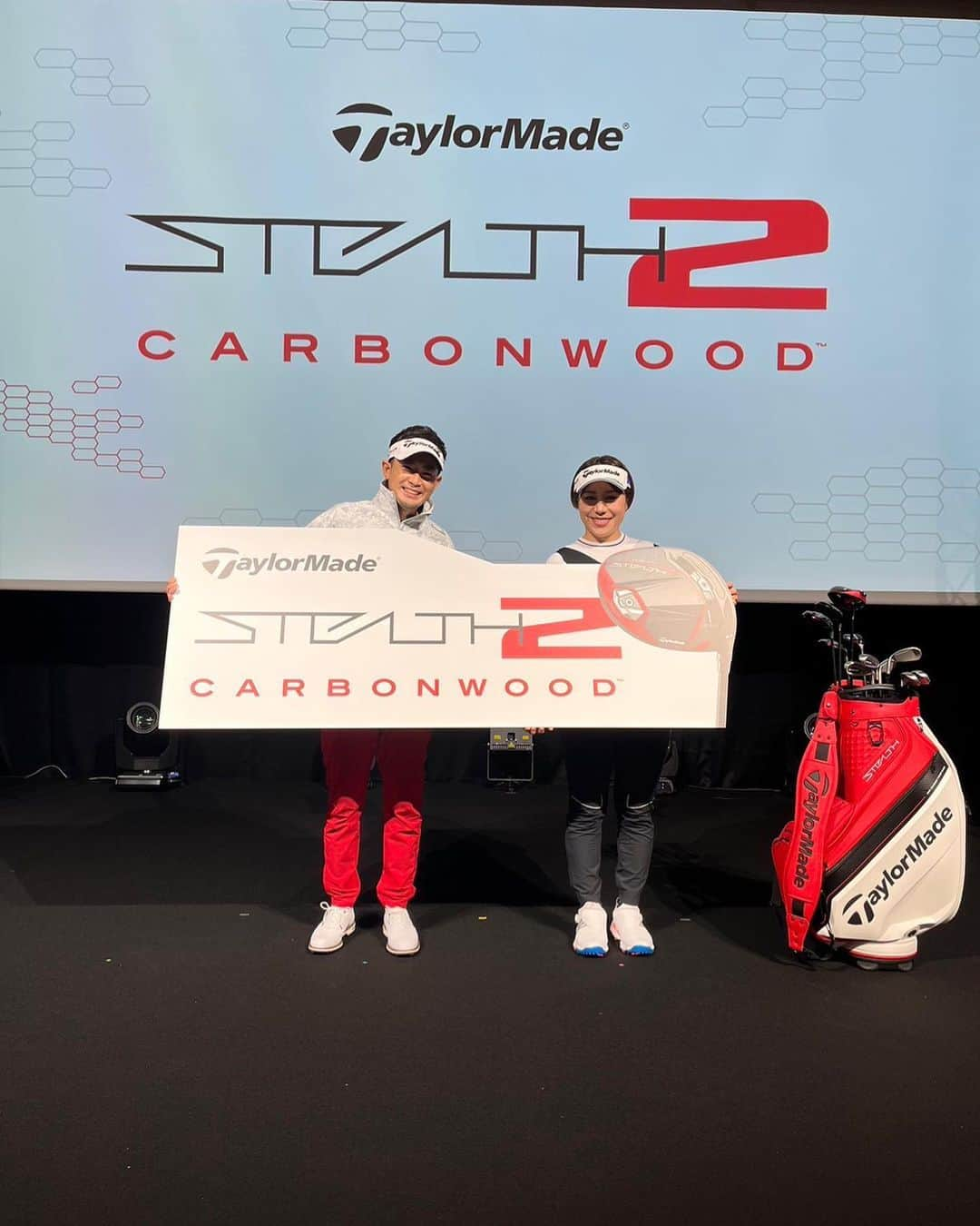 塩見好輝のインスタグラム：「. 新製品発表会ステルス2⛳️  是非一度打って下さい🏌️‍♂️ 前作の足りない部分を完全にクリア出来てると僕は思いました！！  #taylormade #isps#pgm#cvstos #サトウ食品#ミノル#マルヨシ物産#アルテニカ#ヤナギダ#ゴルフ #ゴルフ動画 #ゴルフスイング動画 #ゴルフレッスン動画 #スイング動画 #stealth2 #新製品」