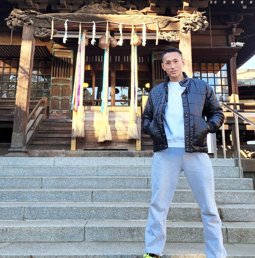 のインスタグラム：「やっと初詣行けた おみくじ大吉よ 最後大吉引いたの10年以上前 もー覚えてないもん オレが引くおみくじには大吉入ってないものだと思ってたし(笑) 今年は絶好調っぽいよ 『龍が風や雲を得て天に昇るように出世します』はっ 無敵かよ 普段はおみくじなんか信じないけど これは信じよー(笑)」