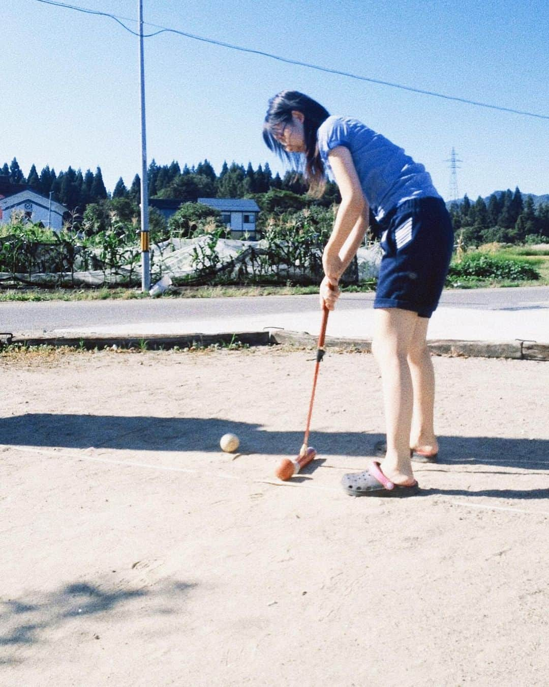 竹上萌奈のインスタグラム：「⁡ 久しく #ゲートボール してないな⛳️ ⁡ ゲートボールしたいな ⁡ 先生は#おばあちゃん 👵 #農業 で鍛えた足腰で 集落のチームを優勝に導く腕前です🏅 ⁡ #西会津 #おばあちゃんち #田舎 #学校ジャージ (これは群馬の) #懐古主義 ⁡ ⁡」