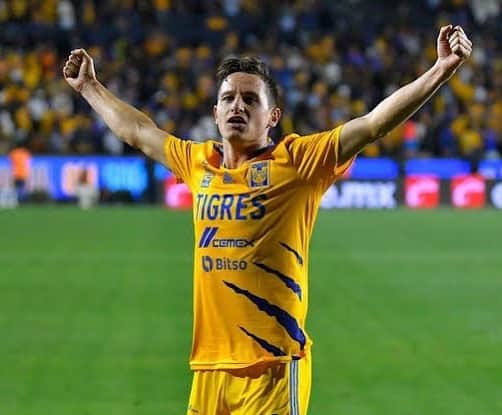 フロリアン・トヴァンのインスタグラム：「Aficionados, fue un gusto compartir estos momentos con ustedes , les agradezco por todo el cariño que me dieron . Les deseo el mejor para el futuro , y que ustedes saben que tienen un aficionado por siempre desde Europa . Abrazo 🙏🏻」
