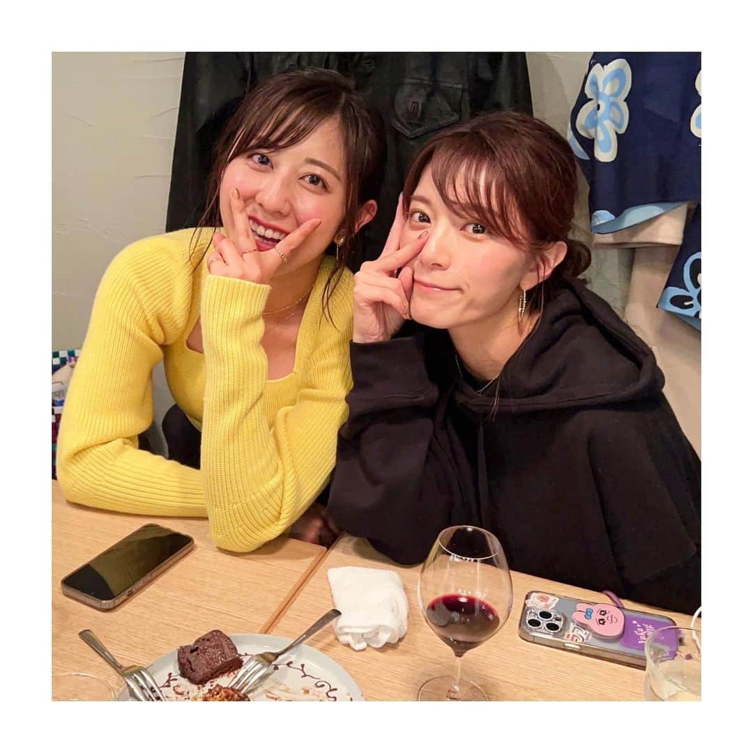 三谷紬さんのインスタグラム写真 - (三谷紬Instagram)「* 写真フォルダをみていたら ちーちゃんと並ちゃんと語り明かした夜の写真が🍷 並ちゃんが撮ってくれた写真です。 自然体な表情と共に机の上が汚い。笑 * #仲良し#3人組#🍷#ワイン#wine#飲み#夜ご飯#過去pic#時間差投稿#テレビ朝日#アナウンサー#並木万里菜 #斎藤ちはる#三谷紬」1月31日 20時52分 - mitani_tsumugi