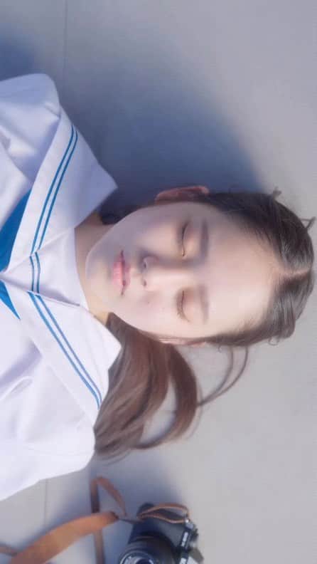 のインスタグラム：「. 西端実歩監督 「青い竜は少女を乗せて」　　 YouTubeにて、公開中です。 ぜひ観てください！！ . . 　 #えちぜん鉄道#えち鉄 #福井#福井市#短編映画#ノスタルジック#三国 #鉄道#田園風景#青春#fukui#film#shortfilm#shortmovie」