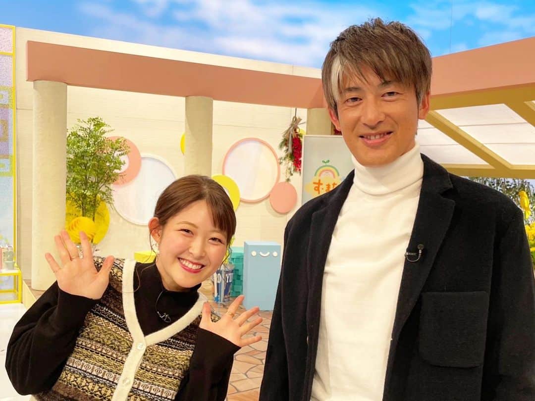 諸國沙代子のインスタグラム：「. 先日のすまたん！ 能見篤史さん、ありがとうございました！ . ちなみに… 私が選手名鑑を何年間分も 持ち込んで収録した “能見さんは何年経っても 見た目が変わらず、ずっと麗しい” ことを検証する2019年YouTube企画を、 能見さんがご覧下さっていた？！ という衝撃の事実が発覚。 きゃー！ 嬉し恥ずかし、ありがとうございます😂 2023年の能見さんも変わらず、 最高に麗しいです！ . 明日は待ちに待った #球春到来⚾️ 選手の皆さんが、怪我なく元気に グラウンドで躍動する姿が楽しみです！」