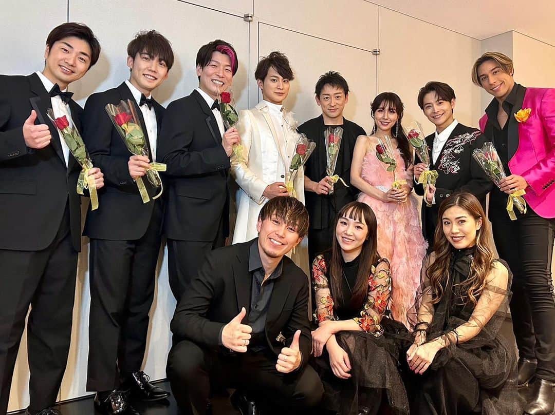 小池徹平のインスタグラム：「ドリキャラ無事に全て終えたぞ〜😆 観に来てくれたみんな、ありがと🥹✨ 初めて同じステージに立つ方々も多く、とても貴重で勉強になるステージでした。 今日は確実にお酒が美味しいなこりゃ🍻  #ドリームキャラバン #お疲れ様 #カンパーイ🍻」