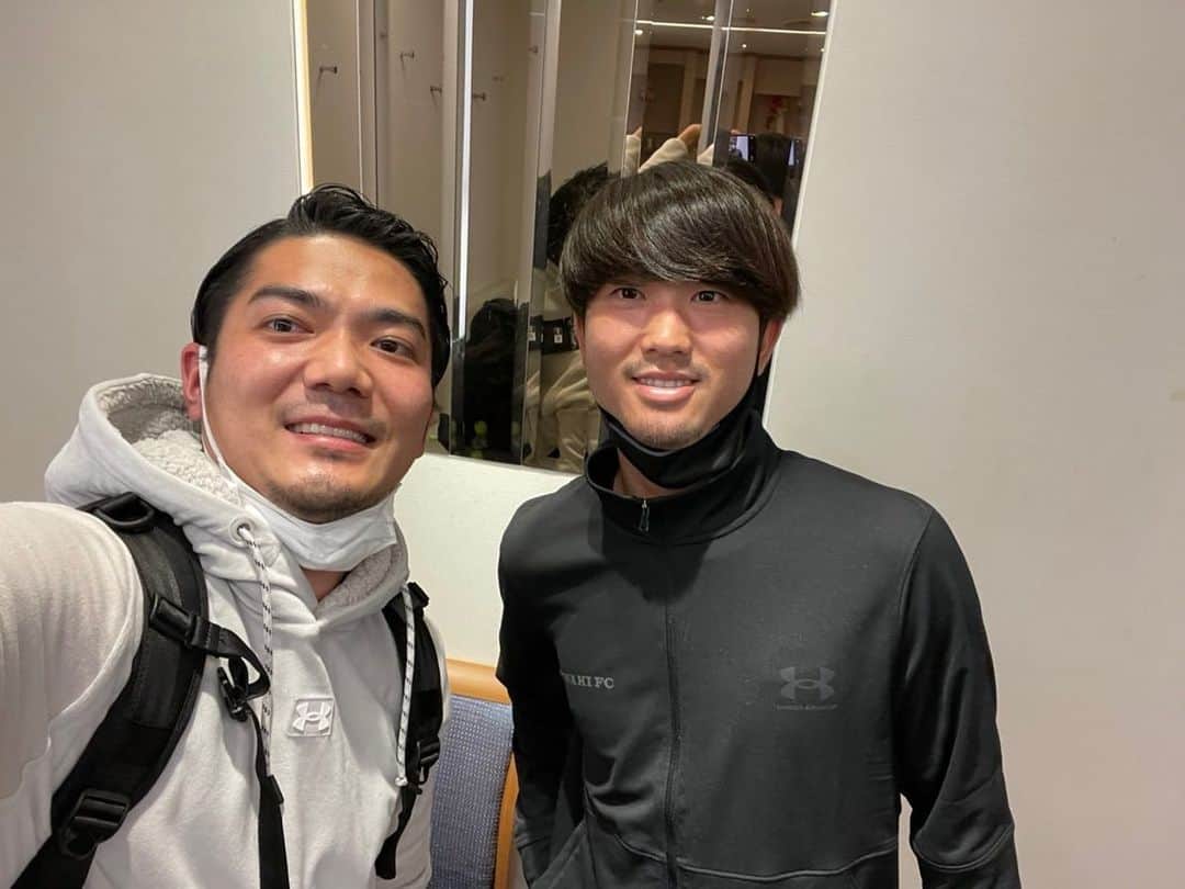 宮崎幾笑さんのインスタグラム写真 - (宮崎幾笑Instagram)「NORMさんからたくさんのサポートや支援をいただいております！！ これを力に変えてチームで闘って行けるように頑張ります！！ そして康太郎さんにもお会いできて、色々な縁や繋がりに感謝しています。 これからよろしくお願いします！！  #norm #underarmour  #いわきFC #宮崎幾笑」1月31日 21時14分 - kiwara_miyazaki