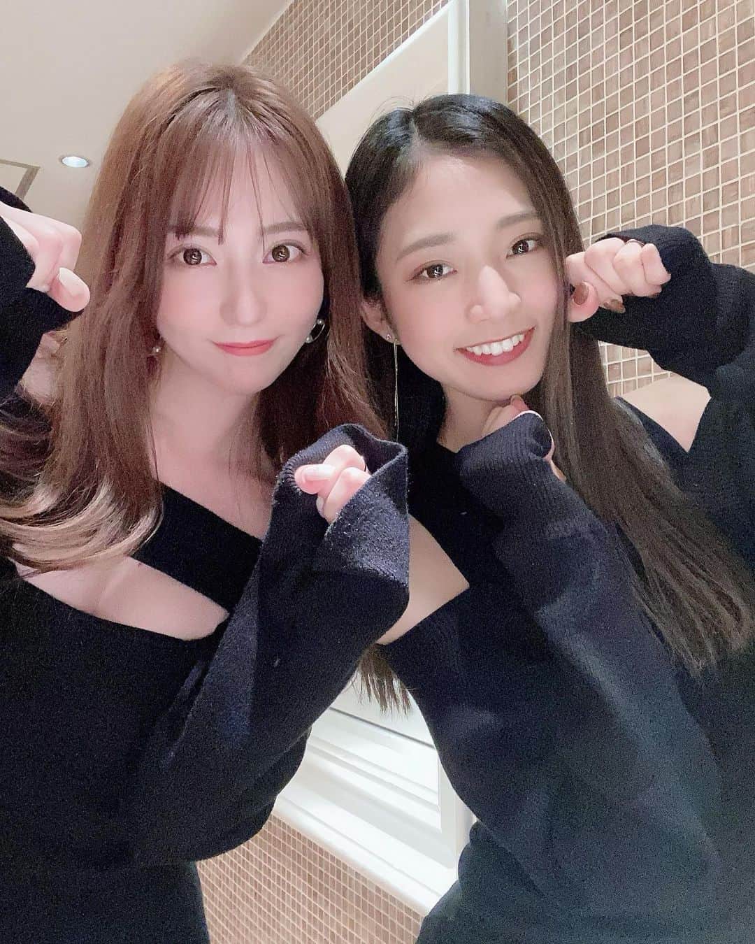 堀尾実咲のインスタグラム：「明日はK-1 AWARDS💙💙  ABEMA そしてK-1公式YouTubeチャンネルにて生中継されます😊  2月1日(水) 17:30〜21:00  みんなみてね💖  @k1wgp_pr   写真は まなめろこんび🖤👶👶🖤  #k1 #k1wgp #k1ガールズ」