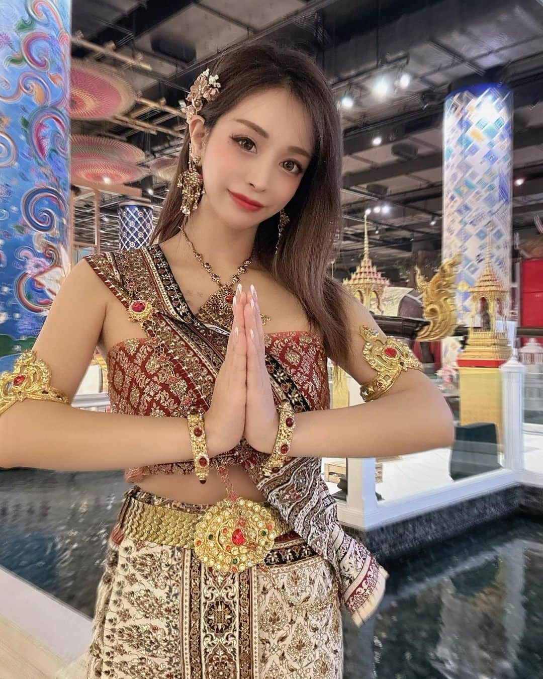 masumiさんのインスタグラム写真 - (masumiInstagram)「・ コップンカー🇹🇭🙏 4日間楽しすぎた☺️✈️ : 民族衣装で撮影してもらった📸 ヘアセット、ヘアメイクもしてもらって どれも衣装可愛かった☺️💕 : : : #タイ  #タイ旅行  #民族衣装  #撮影 #bangkok  #バンコク #女子旅  #instalike  #instagram  #instadaily」1月31日 21時49分 - msm1026xx