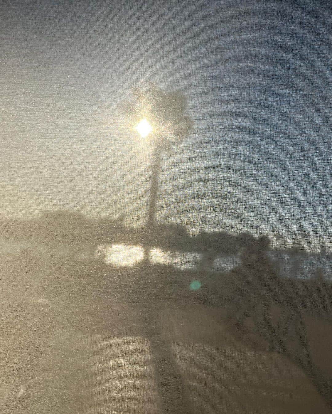 川口満里奈さんのインスタグラム写真 - (川口満里奈Instagram)「. . 年末年始は木更津の実家でのんびり。 木更津のシンボル赤い橋の近くに いつのまにかおしゃれなカフェが出来てた！ 木更津にお越しの際はぜひ寄ってみてくださいね。 あとよく見たらちゃんと目開いてます。 . . #カフェ #海 #のんびり #さんぽ #木更津 #cafe #sea #snidel #uniqlo  #アナウンサー」1月31日 21時50分 - mqrinqkqwqguchi