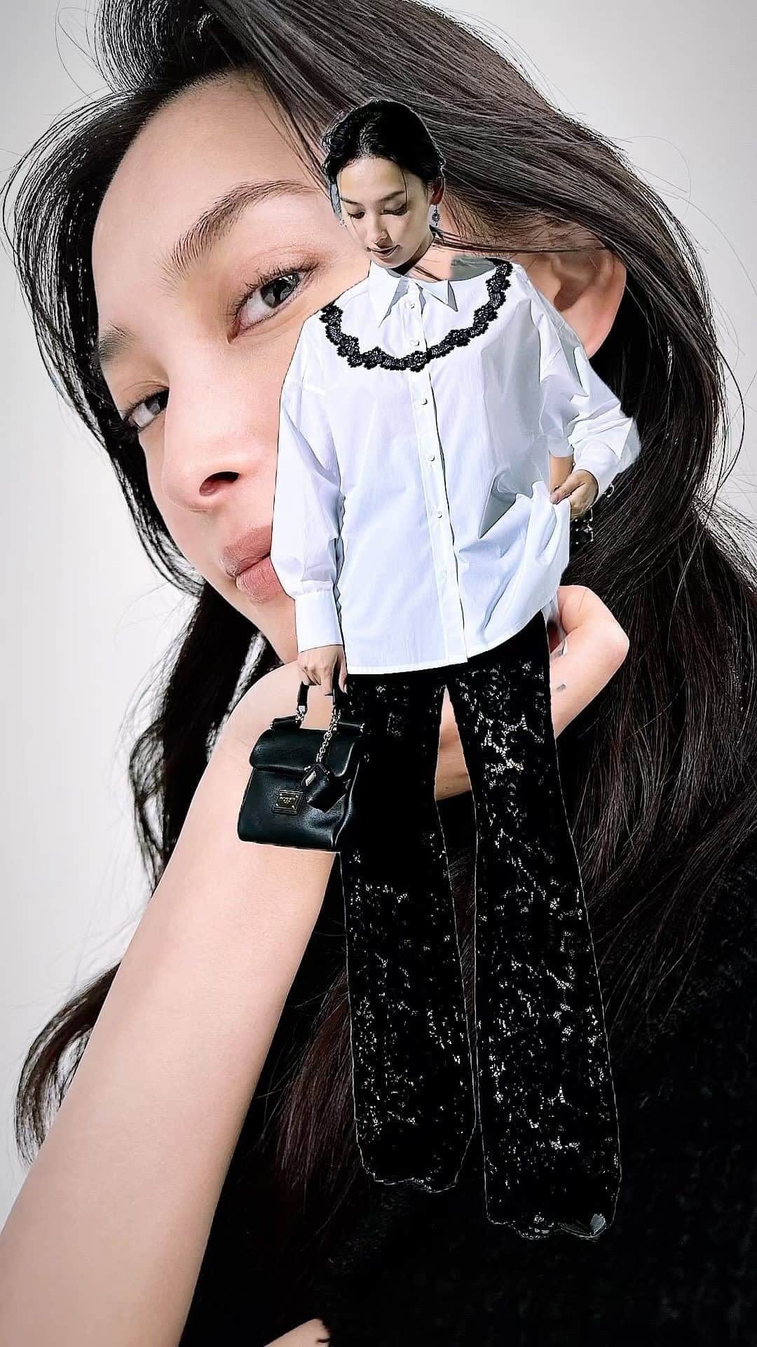 大政絢のインスタグラム：「Precious magazine 🖤  @dolcegabbana 🤍  どのコーディネートが好きですか？」