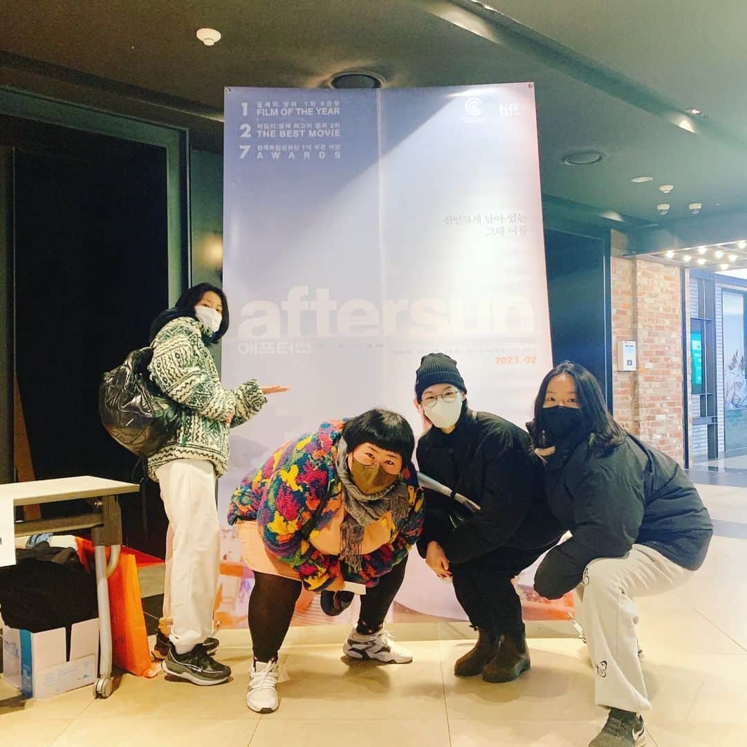 イ・サンヒのインスタグラム：「🤍🤍🤍  기억에 관한 영화 기억에 관한 우리」