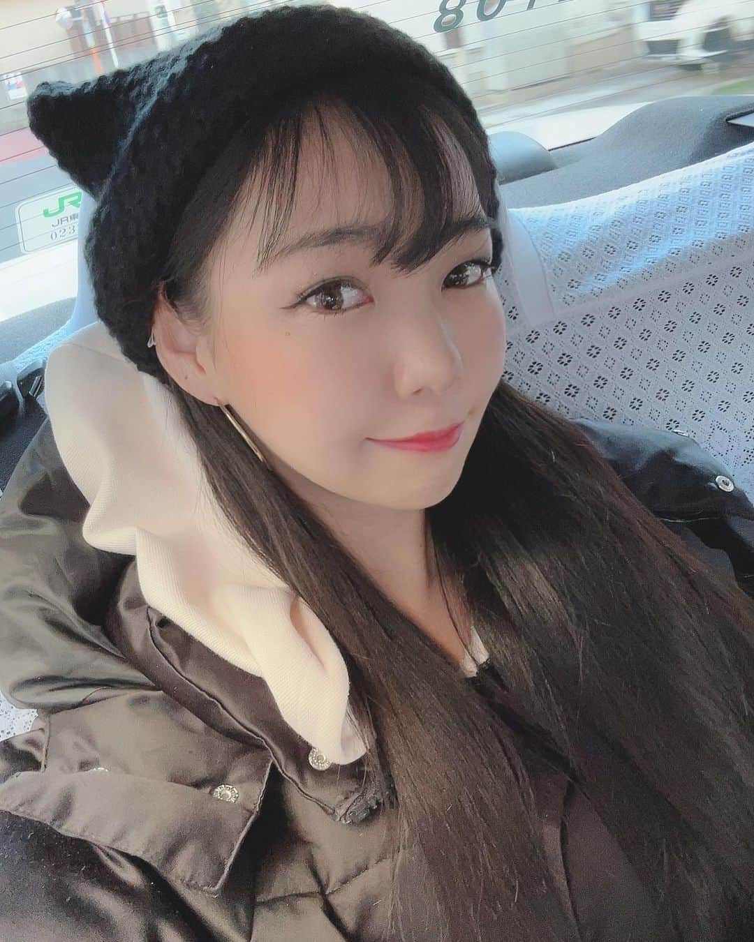 NaMieのインスタグラム：「最近は、 にゃんこのお世話で忙しいです🐾 ⁡ #ゲームの話です ⁡ ⁡ #バーレスク東京 #バーレスクtokyo #partyontokyo #パリオン #partyon #パーティーオン #バーレスク #バーレスクダンサー #ショーダンサー #ショークラブ #ショー #バーレスクヤバイ #ダンサー #ダンサー募集 #club #show #六本木 #dance #高収入バイト #高収入 #高収入求人 #パリオンは史上最強の遊び場 #エンタメ活動を止めない」