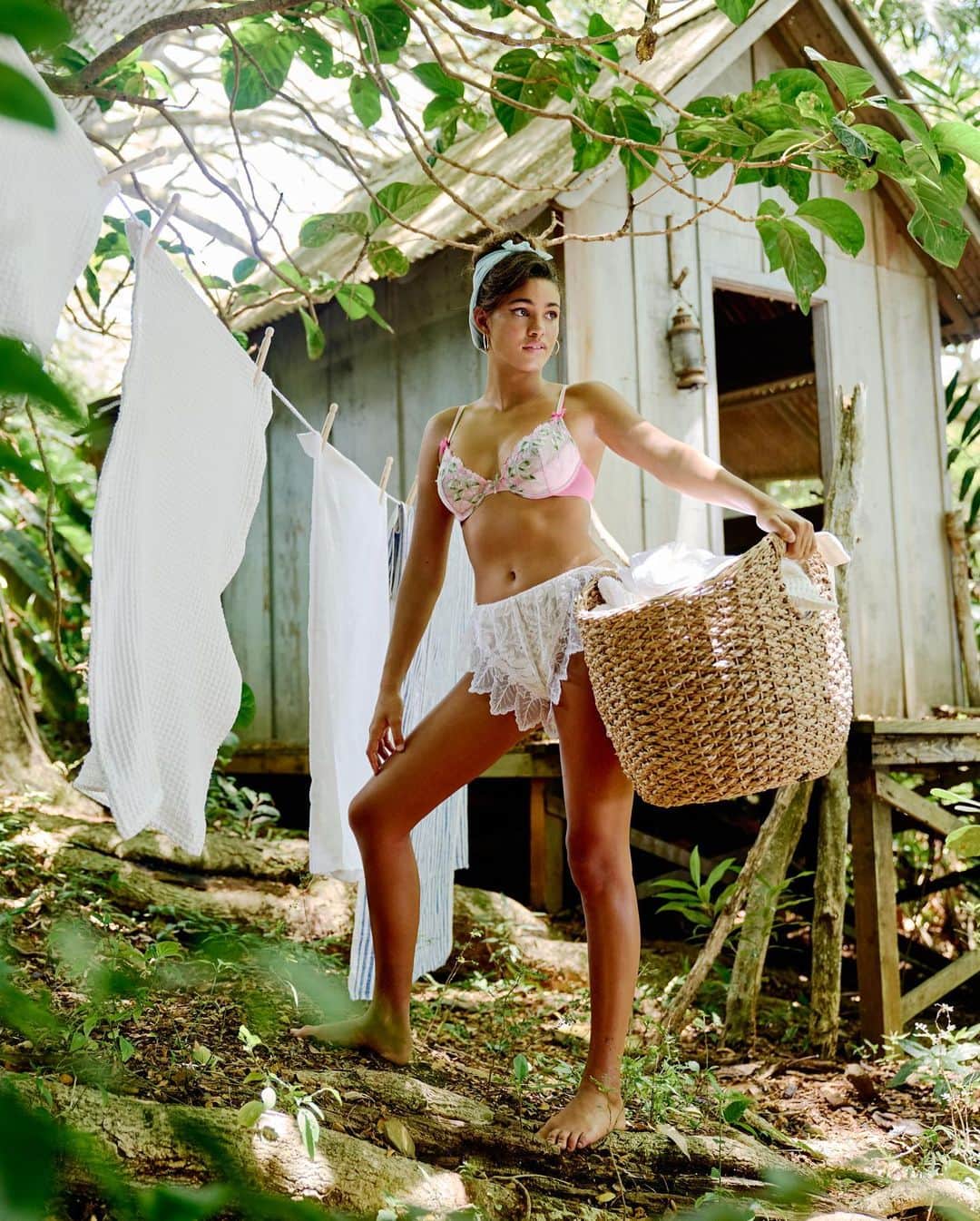 ジェローム・デュランのインスタグラム：「Hawaii 🌸🌊with the beautiful Kahealani @kvhea INTO THE WILD for @eviemagazine ❤️」