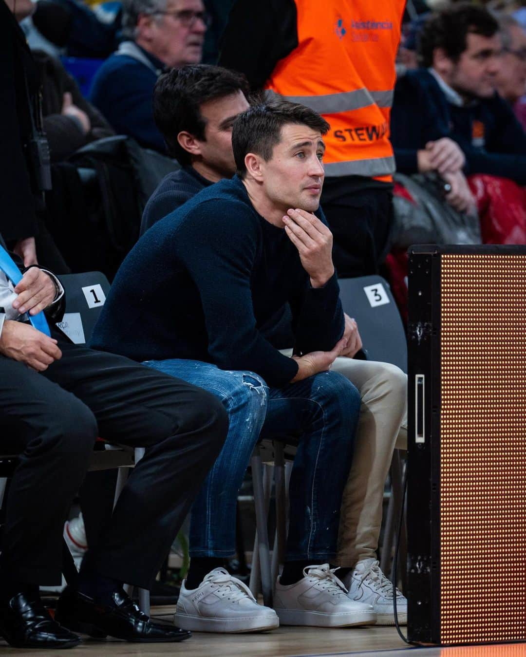 ボージャン・クルキッチのインスタグラム：「Un incondicional del Palau! 🏀💙❤️」