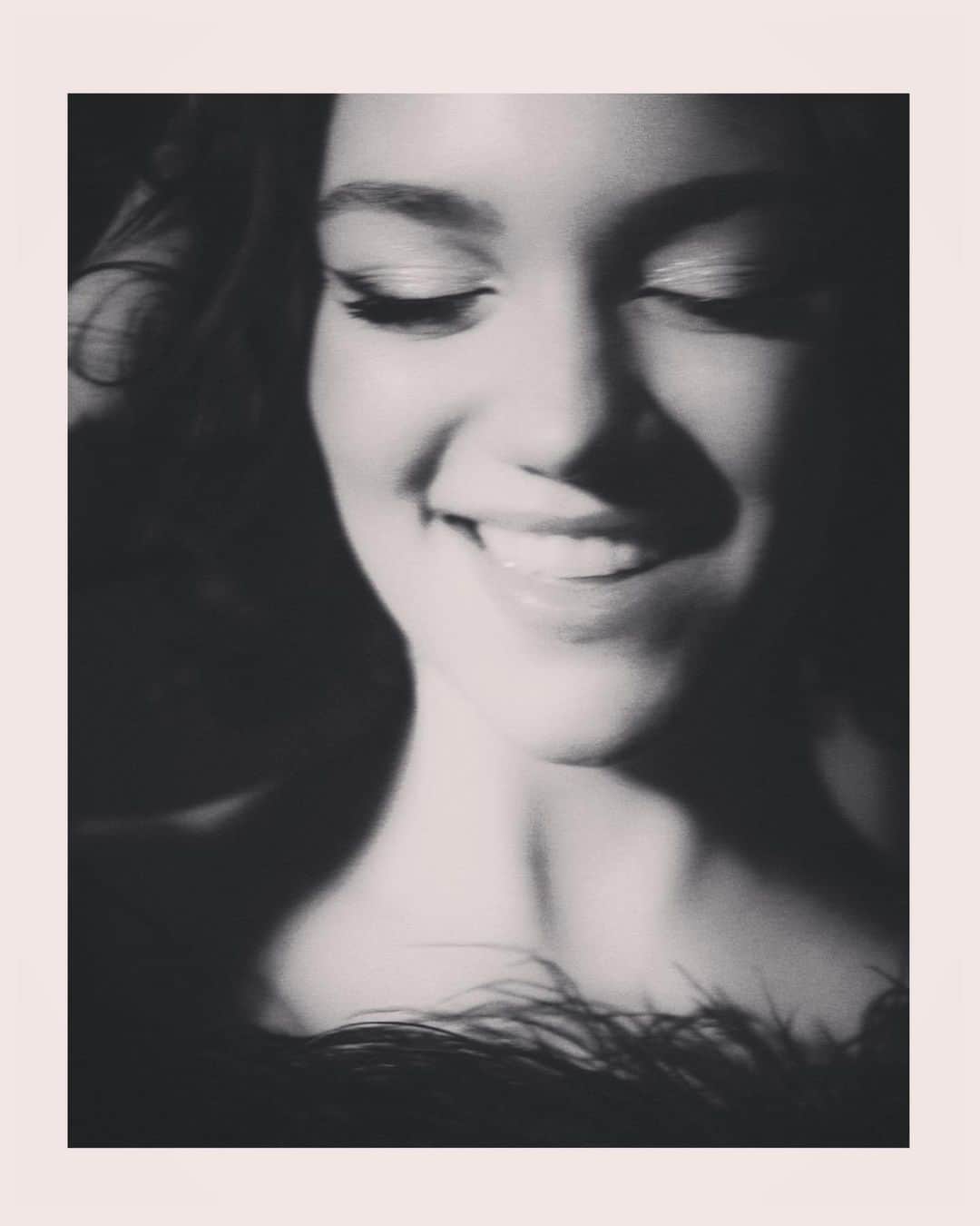 エフゲニア・メドベージェワのインスタグラム：「Random b/w pics」