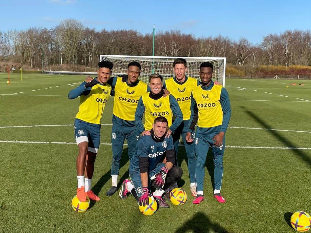 フィリペ・コウチーニョのインスタグラム：「✌🏽😄⚽️」