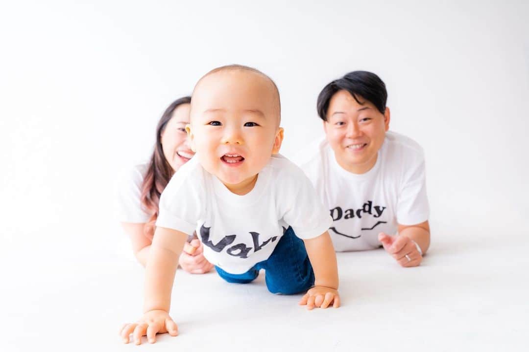 菊池沙都のインスタグラム：「👶🏻💙 Waku’s 1st Birthday Photos ♡  記念を記録に📷  #バースデーフォト #一歳誕生日 #Birthday#birthdayphotoshoot」