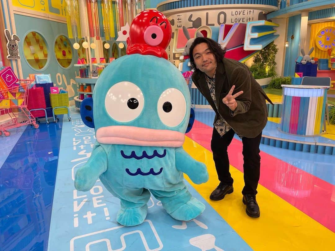 のインスタグラム：「ハンギョドンとマブダチになった！ トートバッグもハンギョドンだらけ！  #ハンギョドン #はぴだんぶい #ラヴィット」