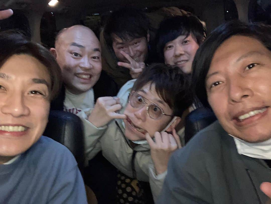 梅村賢太郎さんのインスタグラム写真 - (梅村賢太郎Instagram)「#FC林 #ギャロップ 林さん #span! マコトさん #藤崎マーケット トキさん #マルセイユ 津田 #ラフ次元 #特番 #詳細は後日お伝えします #この日世界で一番ヘディングした人がいます #林健 #何回もコート内で膝から崩れ落ちて腹抱えて笑いました #あんなんで給料出たらあかん #ありがた過ぎる  ※私有地内での停車中写真です」2月1日 11時31分 - rahujigenume