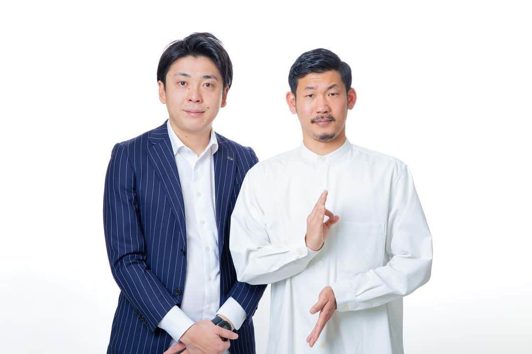 坂元健悟のインスタグラム：「【ご報告】 元相方のつばささんと再結成致しました。コンビ名は【小僧】です。  僕の芸名は【オチョボーイ】 相方の芸名は【スーパーオチョ】 になりました。  ライブ決まり次第またお伝えします！ 宜しくお願い致します。」