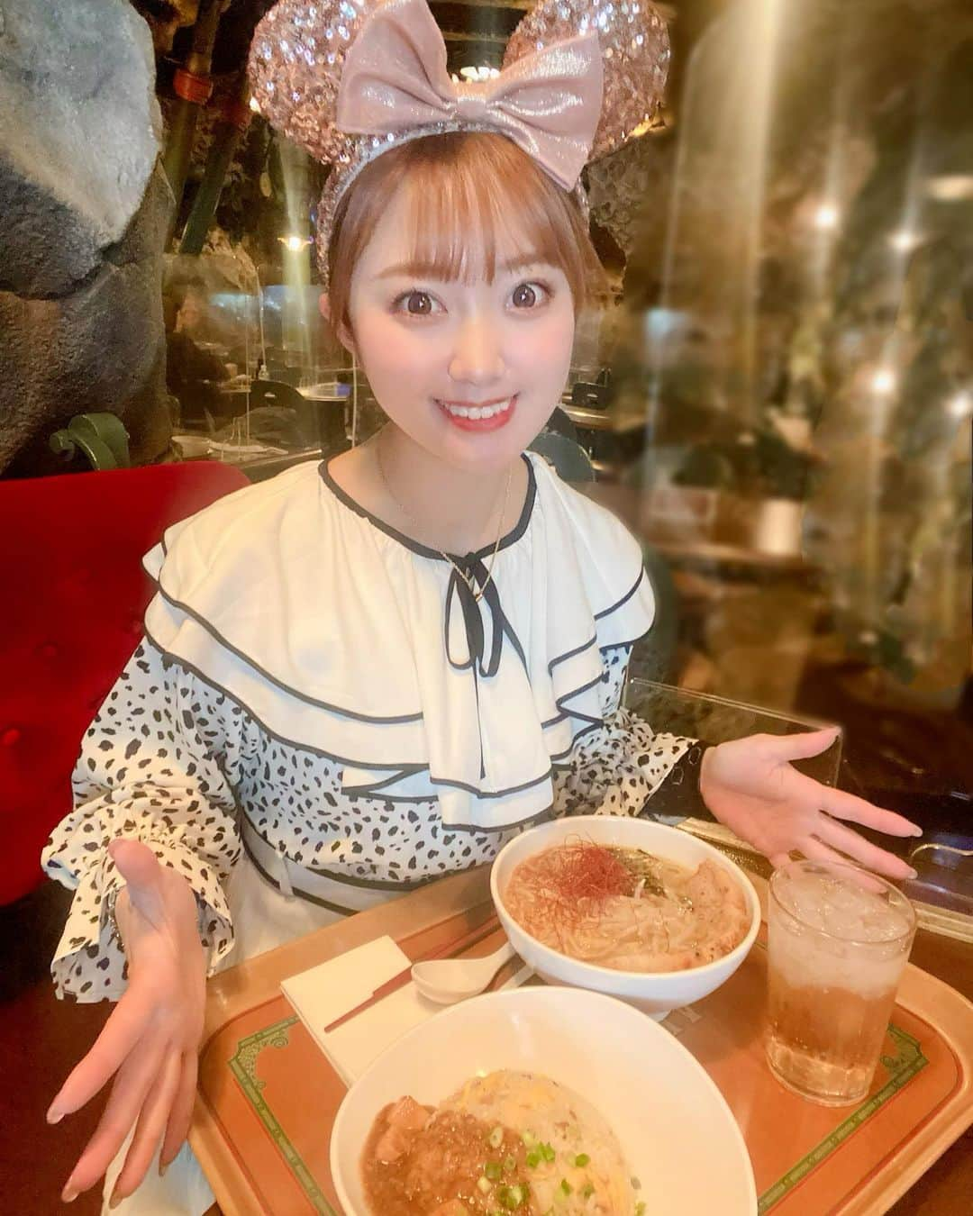 松本ゆんのインスタグラム：「🍜🇨🇳🍜🇨🇳🍜🇨🇳 ⛅️おはようございます⛅️ #goodmorning #早上好  今日から２月だねっっ💕💕💕 ❤️🍫Hello February🍫❤️  Disney Seaにある、 #ヴォルケイニアレストラン 🍴💕💕 久しぶりに行ったぁぁ🌈❤️🌈 ここ美味しくてお気に入り😍✨ #disney #disneysea #disneylife #japan #tokyodisneyresort #disneygram #disneylove #disneyfan #disneyphoto #disneyfood #ディズニー #ディズニーシー #ディズニーフード #ディズニー写真部 #ディズニーカメラ隊 #ディズニーグルメ #ディズニー好きな人と繋がりたい #東京ディズニーシー #東京ディズニーリゾート #ディズニーレストラン」