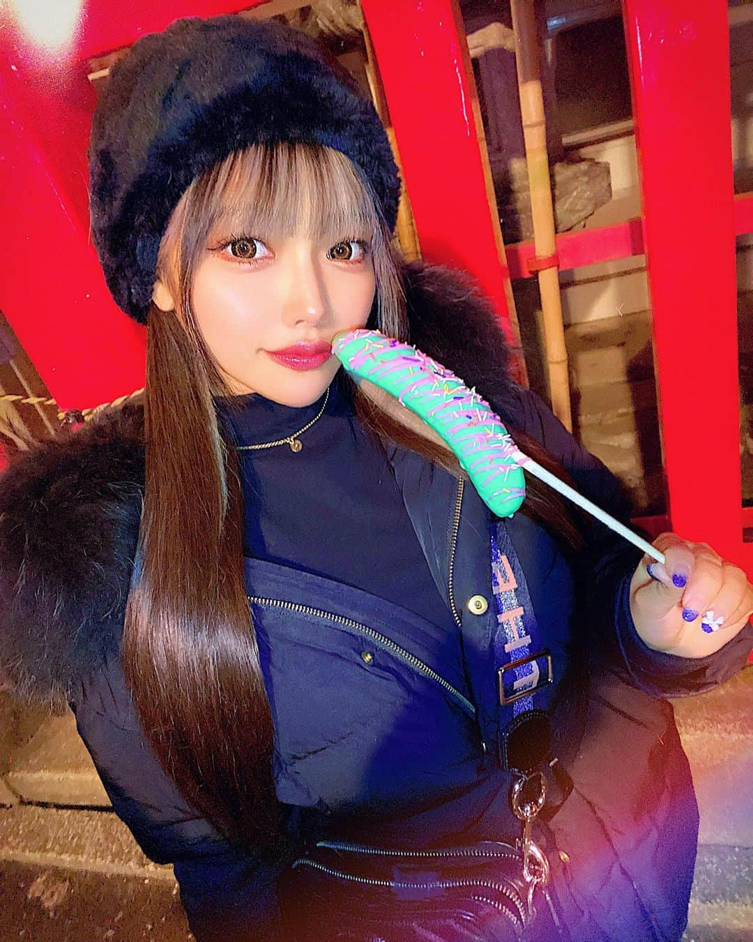 Hiiroさんのインスタグラム写真 - (HiiroInstagram)「やっほ〜💋  数年ぶりのおちょぼ⛩🖤  毎月月末に屋台楽しめるの屋台好きのひーろからしたら最強すぎて 岐阜いた頃は絶対月末はおちょぼ行ってた🤣❤️  屋台の食べ物大食いする気満々やったのに 親友に久しぶりに会えた嬉しさとおちょぼ行けた幸福感で胃もたれして 全然食べれんかった(⸝⸝⸝ᵒ̴̶̷̥́ ᵕ ก̀⸝⸝⸝)w❤️意味不  来月リベンジしたい🥹❤️‍🔥 ・  ・  ・」2月1日 12時02分 - hiiro_prettywoman