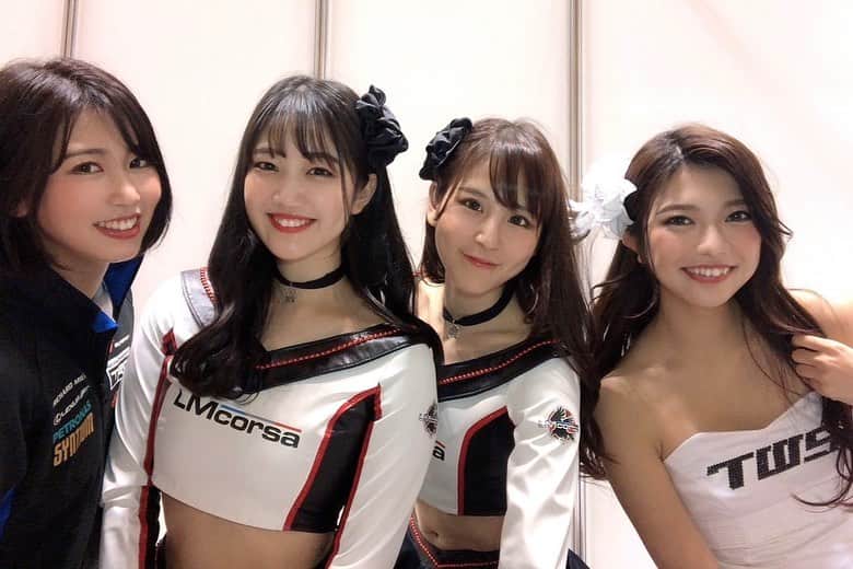 鈴木志歩さんのインスタグラム写真 - (鈴木志歩Instagram)「〜2018-2022〜 . 【ご報告】 2022年度をもちましてレースクイーンを引退致します。 . 2018年に憧れていた名門NISMOチームでRQデビューさせて頂き、気づけば5年が経っていました。 途中コロナウイルスの影響で大好きなサーキットへ中々行くことの出来ない年もありましたが、沢山の方が毎年応援して下さり本当に充実した5年間でした。 . そして、何より私を選んで下さったチーム・スポンサーの方々に感謝の気持ちでいっぱいです。 モータースポーツの魅力や、いろんなことを学んだお陰で今の私が居ます。 本当に良いチームに恵まれた事を誇りに思います。 . これからもモータースポーツがもっともっと盛り上がり、お世話になった各チームの活躍と健闘をお祈ります！ . 最後に… こんな私を応援して下さり 本当にありがとうございました✨ モータースポーツは変わらず大好きなので、 サーキットには出没すると思います🙌 . . ちなみにSNSは変わらず更新するので、 引き続きよろしくお願いします🥺🤍 . . . #RQ #racequeen #supergt #gt300 #muta #mutaracing #lmcorsa #otg  #motorsports #twsprincess #gt500 #NISMO #JATCO #shaderacing #racing #race」2月1日 12時01分 - shiho_suzu_