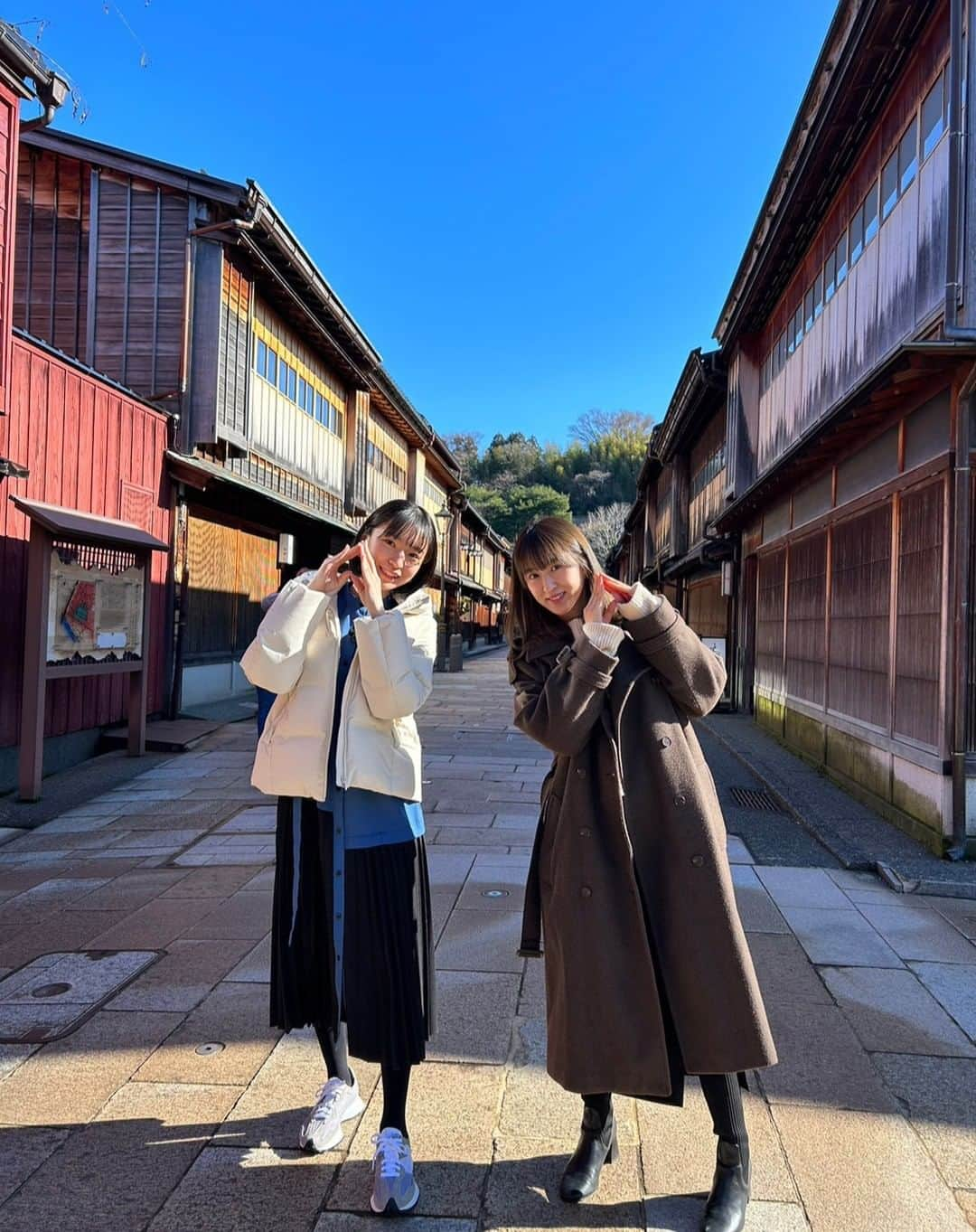 ピーチCAFÉのインスタグラム：「🍑  久しぶりのピーチーズ２人旅❤❤ くるみんとまいまいで 石川県に行ってきました🦀✨  久しぶりのピーチーズ２人 ロケです😊  #ytv #ピーチCAFE #石川県 #金沢 #グルメ旅 #ロケ風景 #近日放送 #森山くるみ #入矢麻衣 #いっぱい食べる旅」