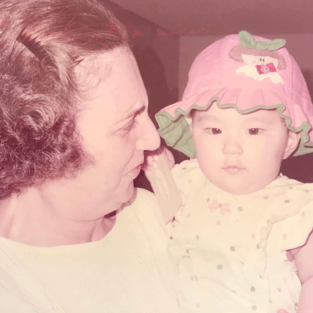 AIのインスタグラム：「Hbd @photoby217 ❤️  #grandmaandmysister #妹 #グランマ #幸」