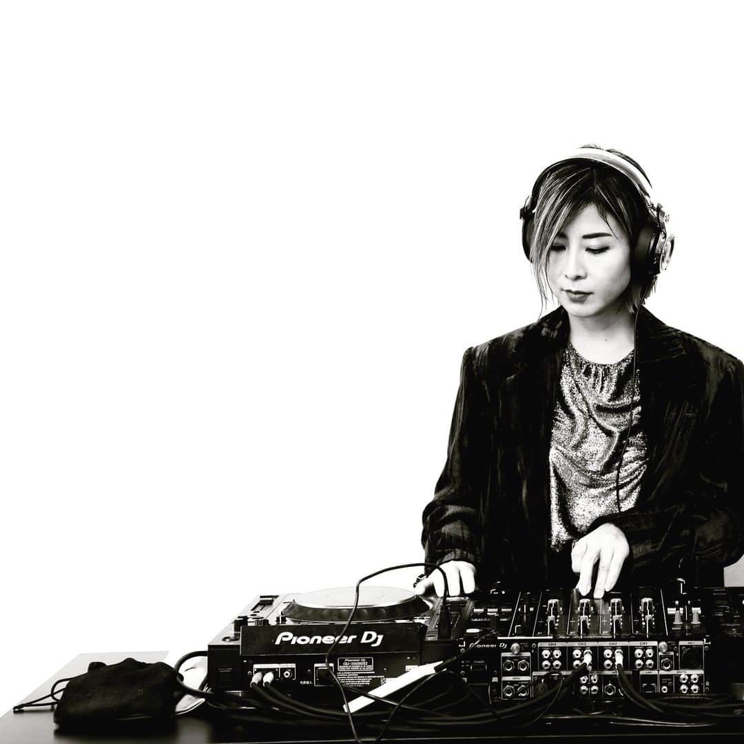 DJ AMIGAのインスタグラム：「先日の #aosta イベントにて  Photo by @wataru__fukaya   #dj #djlife #party #downtempo #chilloutmusic」