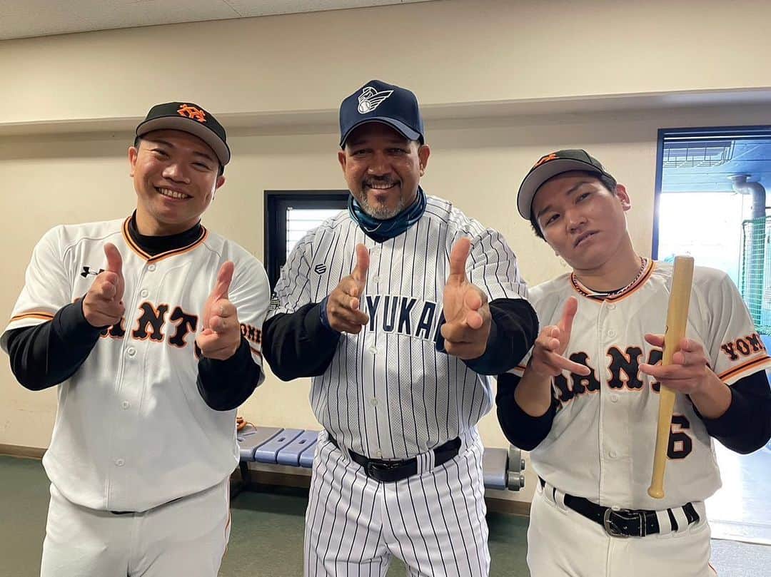 あれ慎之助のインスタグラム：「山本昌さん、谷繁さん、ラミレスさんお写真撮れたのは御三方だけでしたが名球会の皆さんめちゃくちゃ良い方ばかりでした🥹🧡ｻｲｺｰ  今回名球会イベントで関わった全ての皆様に感謝😭🧡ｻｲｺｰ  愛媛が人のおかげで好きになりました😍🧡ｻｲｺｰ  #名球会 #山本昌 #谷繁元信 #ラミレス #愛媛 #松山 #野球伝来150年記念試合 #読うりふたつ #最高」
