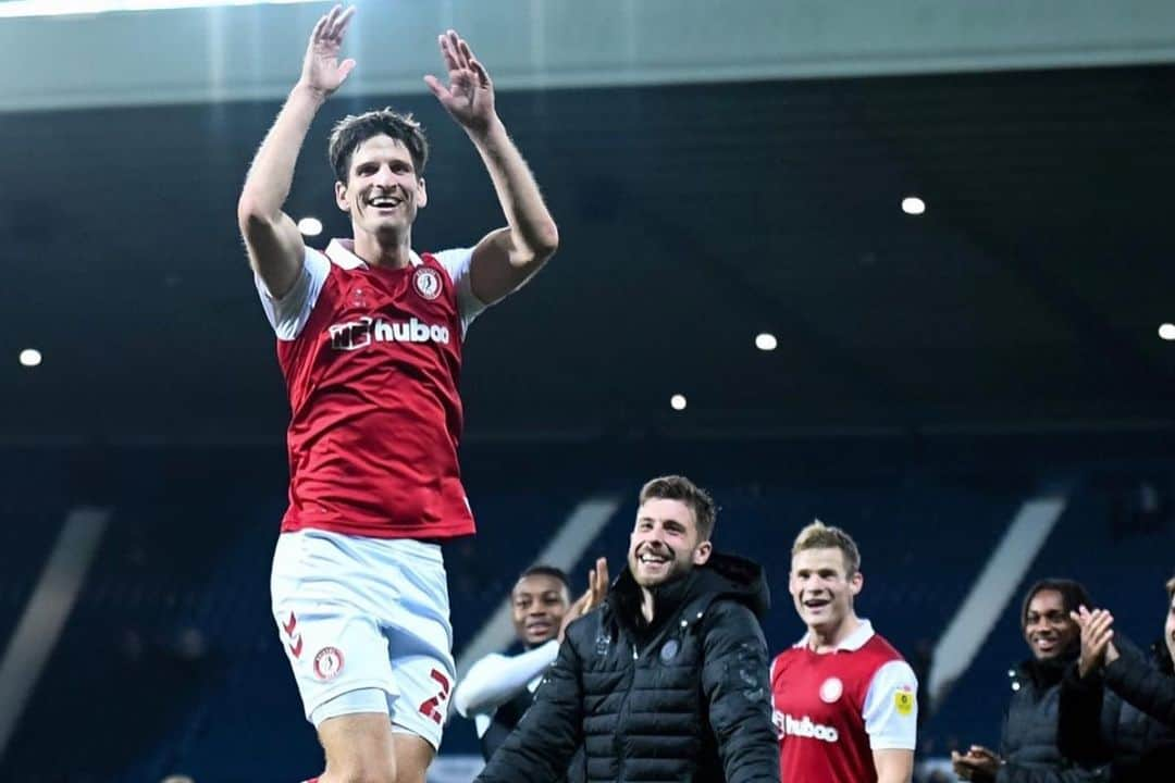 ティム・クローゼさんのインスタグラム写真 - (ティム・クローゼInstagram)「I just wanted to take the chance to say THANK YOU to all the fans.   It was a pleasure to play for @bristolcityfc and I also want to THANK my teammates, manager, staff and everyone involved in and around this beautiful club for making me feel welcome from day one.  Time to say GOODBYE 🫡 and see what the future holds for me  #instakräss #tk25 #robins #farewell」2月1日 16時50分 - timm_klose_gt