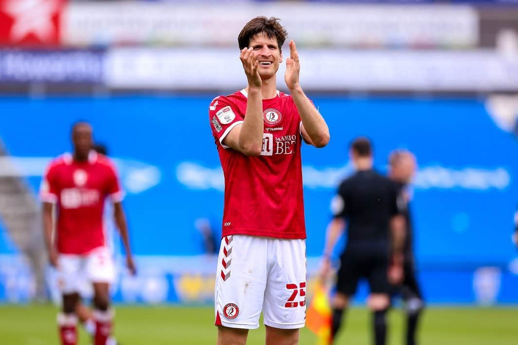 ティム・クローゼさんのインスタグラム写真 - (ティム・クローゼInstagram)「I just wanted to take the chance to say THANK YOU to all the fans.   It was a pleasure to play for @bristolcityfc and I also want to THANK my teammates, manager, staff and everyone involved in and around this beautiful club for making me feel welcome from day one.  Time to say GOODBYE 🫡 and see what the future holds for me  #instakräss #tk25 #robins #farewell」2月1日 16時50分 - timm_klose_gt