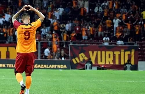 ハリス・セフェロヴィッチのインスタグラム：「In football things change very quick and fast. I want to thank the incredible fans of @galatasaray and the people of Türkiye who welcomed me and my family very warm, you have been all so passionate and supporting!  Wishing @galatasaray and the boys the best for the rest of the season! Çok teşekkürler #cimbom ❤️💛🦁」