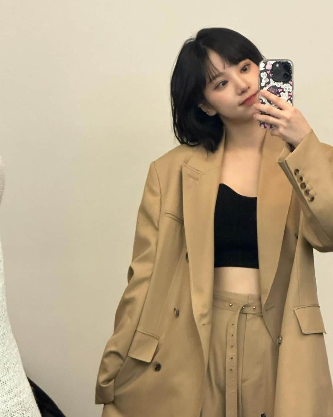 ウナさんのインスタグラム写真 - (ウナInstagram)「230131 • Eunha on PM — We surely can’t get enough of her selfies! 🤎🤎🤎🤎 –Nana」2月1日 18時04分 - jung.eunha