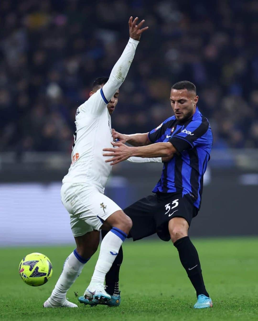 ダニーロ・ダンブロージオさんのインスタグラム写真 - (ダニーロ・ダンブロージオInstagram)「🖤💙 @inter #coppaitalia#semifinale#amala#interatalanta」2月1日 18時45分 - danilodambrosioreal