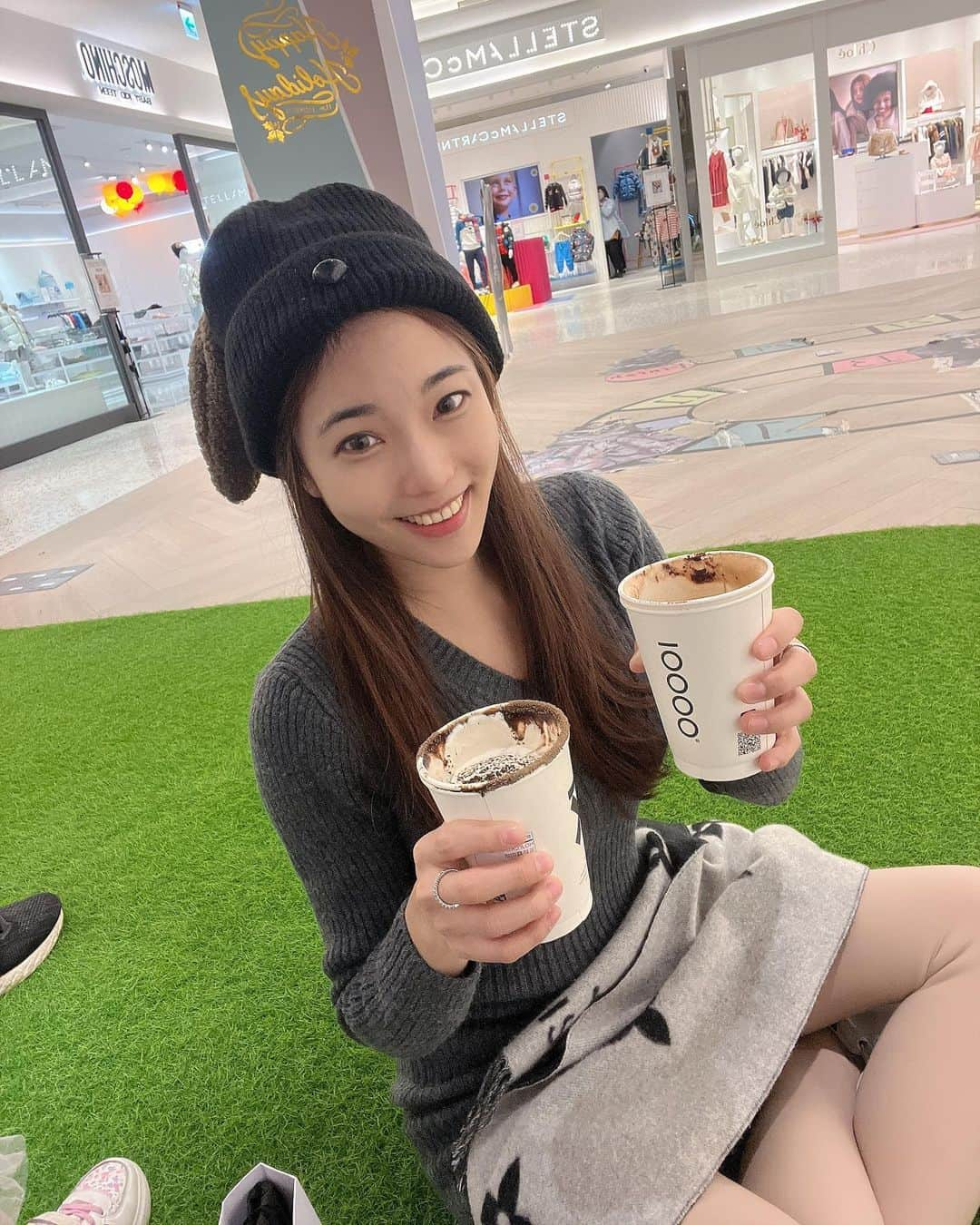 Jhiawen Chengのインスタグラム：「補一個初二ㄉ野餐！🍰🍡☕️」