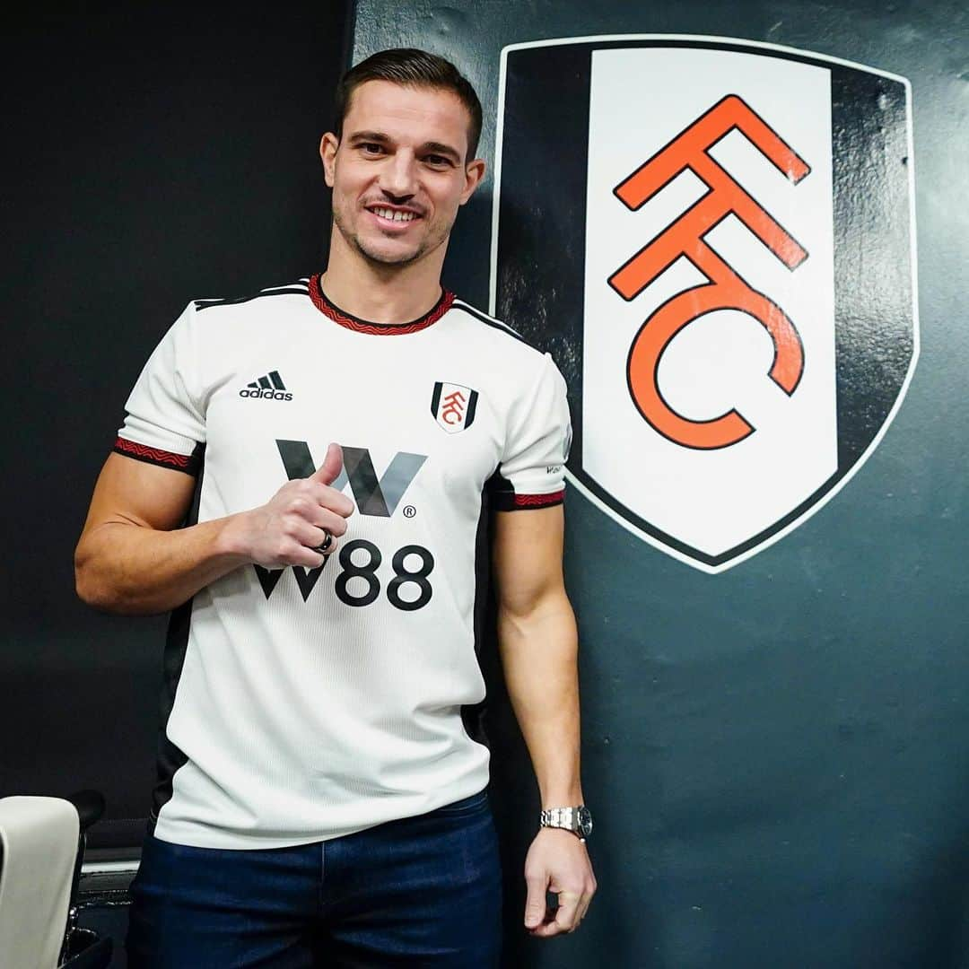 セドリック・ソアレスのインスタグラム：「New chapter ⚫️⚪️ Ready to give 100% for this historic club! 💪🏼 #FFC」