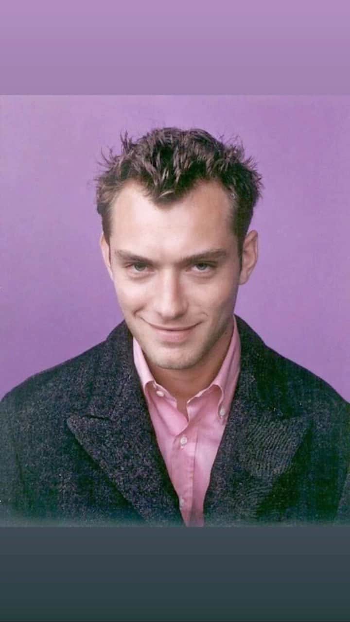 ジュード・ロウのインスタグラム：「Jude Law Mania 🌸  #judelaw #judelawedit  #judelawrussianfans #judelawboutique #judelawalways  #judelawfanpage」