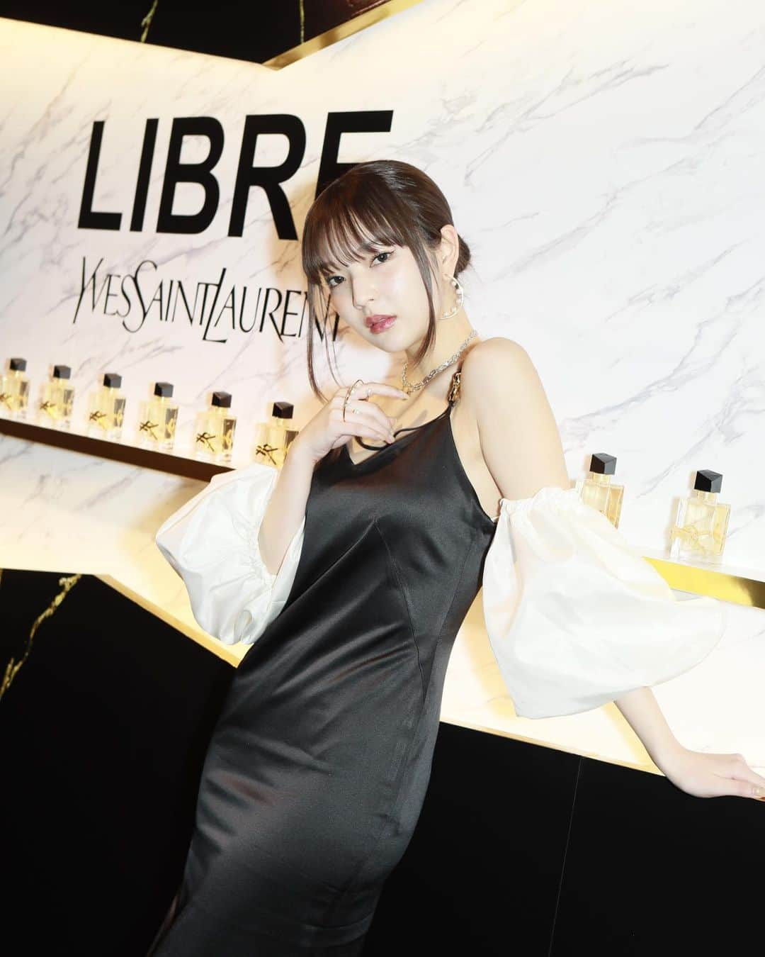 田中芽衣（めいめろ）さんのインスタグラム写真 - (田中芽衣（めいめろ）Instagram)「YSL BEAUTY LIBRE  SPECIAL EVENT “I AM LIBRE”🖤  渋谷MIYASHITA PARK内で2/2~2/5まで開催されています  フランス語で“自由”という名前のフレグランス「LIBRE」は、品のある甘すぎないクールな香りでした。素敵。 @yslbeauty　 #YSLリブレ#yslリブレイベント」2月1日 19時42分 - mei_tnk