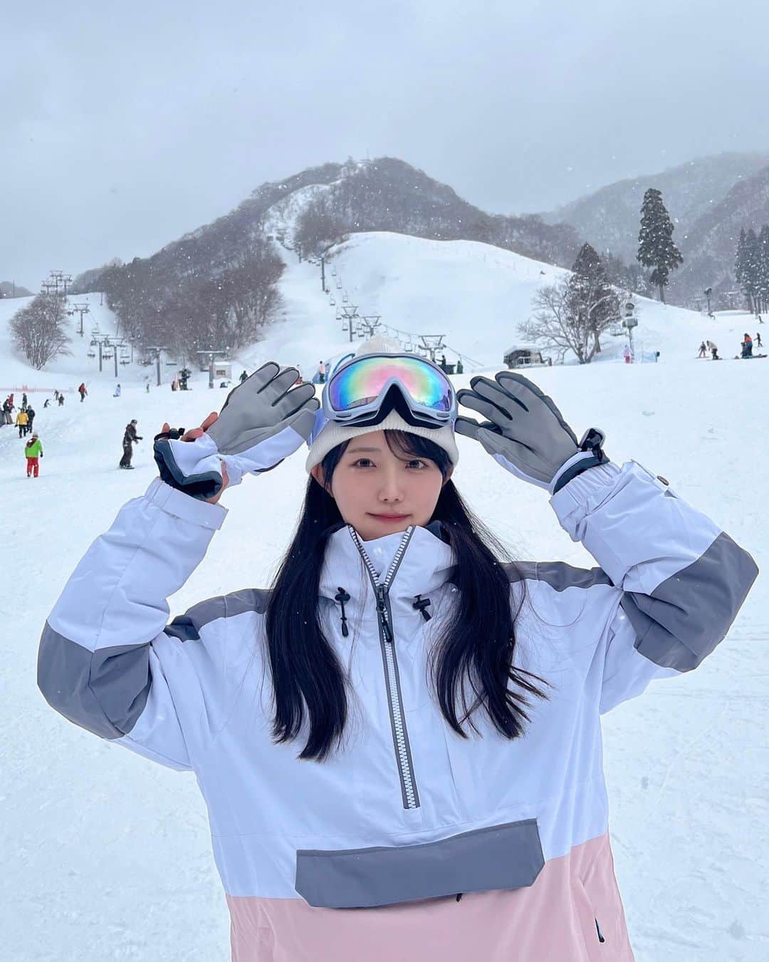 高嶋楓のインスタグラム：「スノボした❄️❄️❄️大雪❄️❄️❄️」