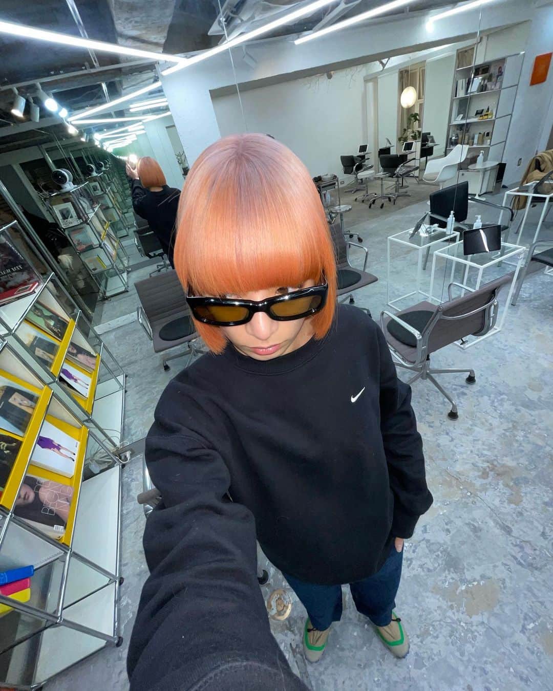 Yukano Nojiriのインスタグラム：「#ルーツカラー 全頭オレンジ飽きたので根元だけパキパキ。前髪ありとなしで顔変わりすぎるよね、わたし🥺」