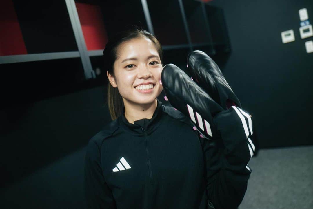 のインスタグラム：「🇬🇧  New ✨  さらに履きやすくなった新しいCOPA🖤  @adidas @adidastokyo #CopaPure #createdwithadidas」