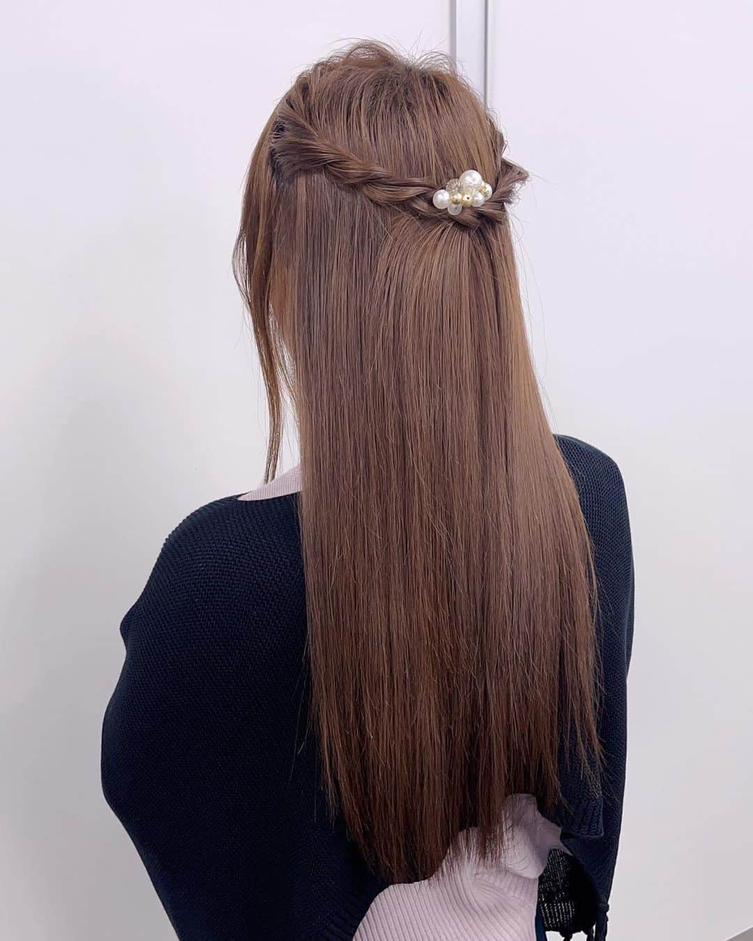 奏音69のインスタグラム：「一周まわってストレート。  #ヘアメイク #ヘアアレンジ #ヘアスタイル」