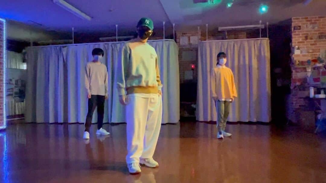 木下流声のインスタグラム：「🎧Light Switch 🎤 @charlieputh   #dance #chireography #charlieputh #lightswitch #rbsoul」