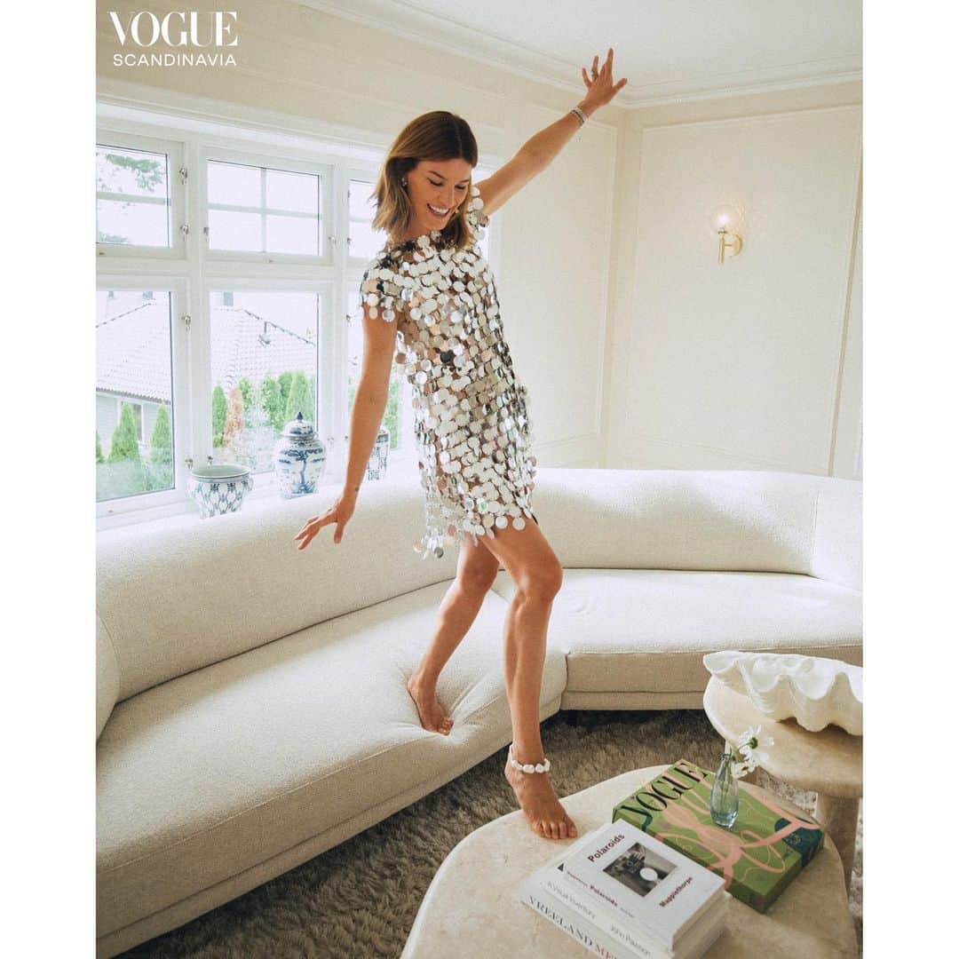 Hanneli Mustapartaさんのインスタグラム写真 - (Hanneli MustapartaInstagram)「My renovation diary for @voguescandinavia is up! Thank you for the most fun shoot day @alvinsantos__ What a journey it has been making this house how we envisioned it. House life is the loveliest thing, and I’m excited for our soon to come second summer and getting our garden up to par🌾🌸Link in bio」2月1日 21時38分 - hannelim